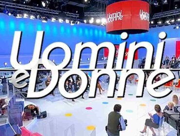 Ex dama di Uomini e Donne sbotta contro il programma: «Fintoni» che succede