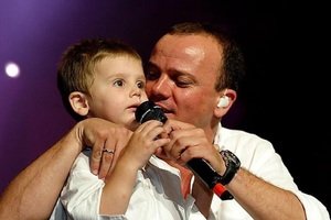 Amici, la sorpresa di Gigi D'alessio per LDA