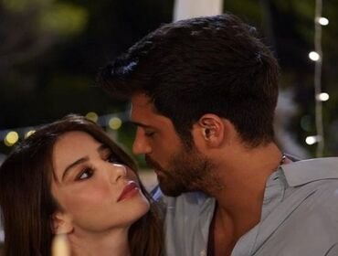 Mr Wrong, trama 23 giugno: il segreto di Ezgi e Ozgur 