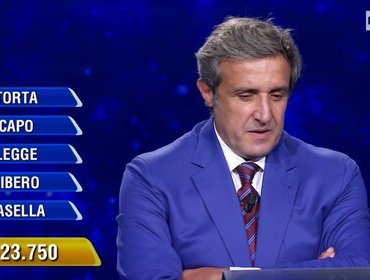 L'Eredità, Flavio Insinna saluta una delle campionesse e Camilla sbaglia testo