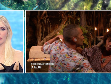 Corinne Clery sviene all'Isola e si accascia in diretta: come sta ora (VIDEO)