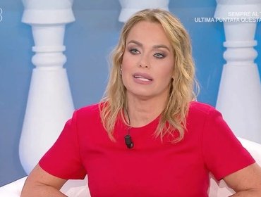 Sonia Bruganelli a Domenica In non dice la verità: ci pensa Lucarelli