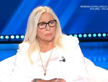 Domenica In oggi, forfait a Mara Venier: scoppia il caso su un ospite