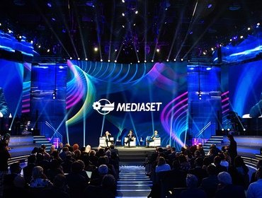 Palinsesti Mediaset 2024-25, nuova data di presentazione per colpi di scena?