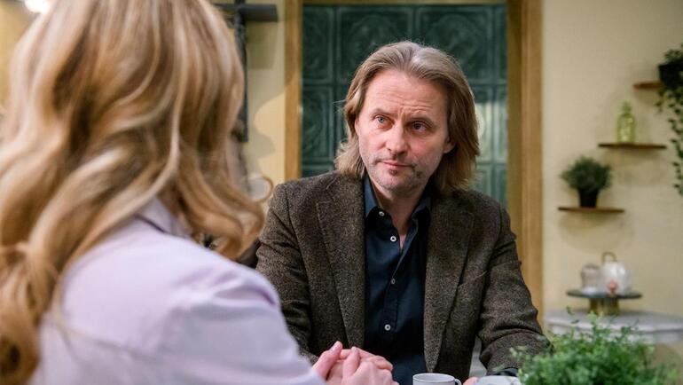 Tempesta d'amore trame tedesche: Michael sfruttato da Carolin