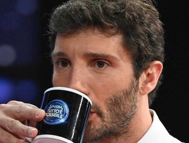 Stefano De Martino ad Affari Tuoi! Contratto stellare, programmi e Sanremo