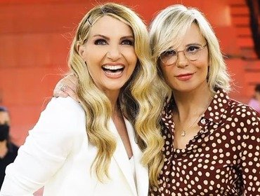 Lorella Cuccarini su Maria De Filippi: «Ecco cosa ho imparato grazie a lei»
