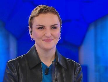 Arisa foto nuda: rischia The Voice Kids? «In Rai saltati dalla sedia»