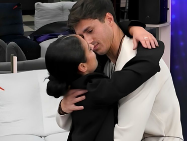GF, Mirko bacia Perla ma lei gli dà un grosso palo: reazione e video