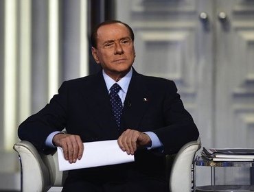Morte Berlusconi: palinsesti Mediaset, Rai e La7 stravolti. Le variazioni