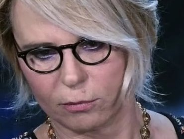 Maria De Filippi «è scioccata»: come sta dopo morte Costanzo e cosa ha fatto