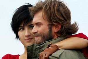 Lunedì 13 settembre, serie tv tra addii e ritorni: cambio di programmazione