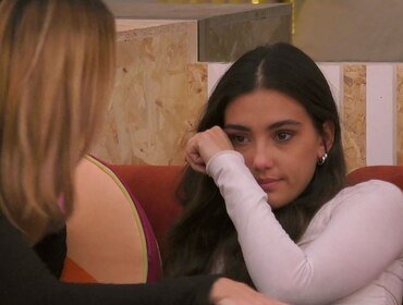 Grande Fratello, Zeudi Di Palma fa la vittima: le «cattiverie» di Helena Prestes