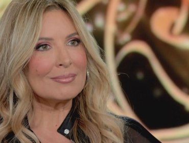 Selvaggia Lucarelli a Verissimo difende Ferragni: le sue parole perfette