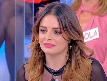 Uomini e Donne, registrazione 30 aprile: Roberta Di Padua consola Carlo 