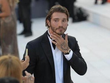 Stefano De Martino sbarca a L'Isola dei Famosi 2018 come inviato