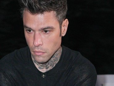 Fedez a Belve, lacrime e corna smentite: anticipazioni puntata
