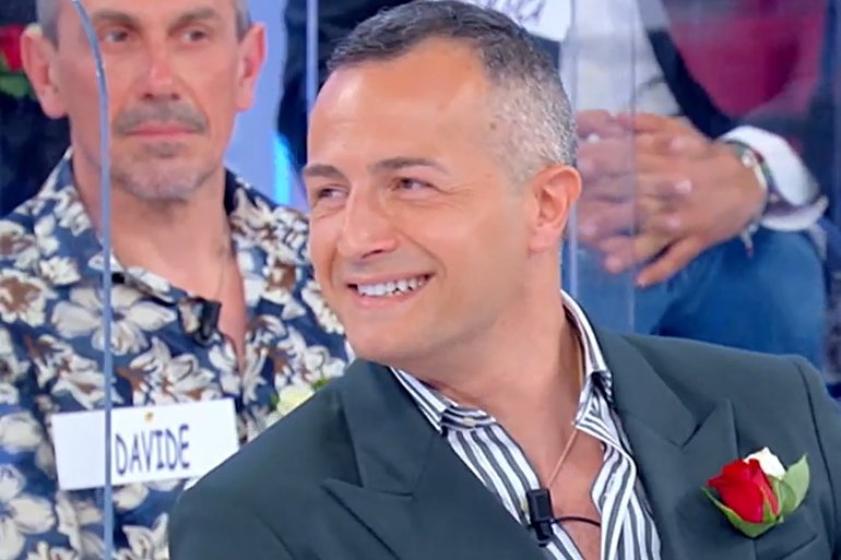 Uomini e Donne, Gloria dubita di Riccardo Guarnieri: 'Che sei venuto a fare qui?'