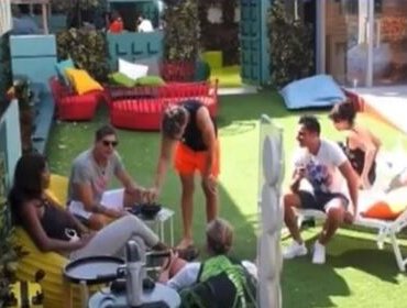 GF Vip, audio della produzione in Casa: «Massa di imbecilli»