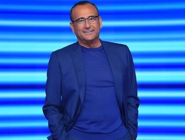 Carlo Conti conduttore di Sanremo 2025 è ufficiale: dettagli contratto