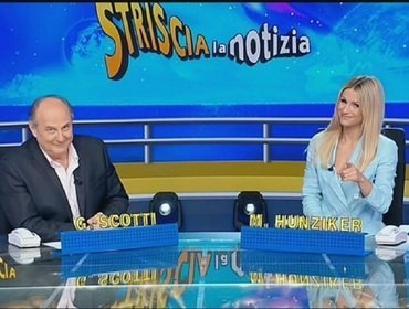 Ascolti Tv venerdì 2 aprile 2021: Striscia la notizia 'asfalta' Bruno Vespa