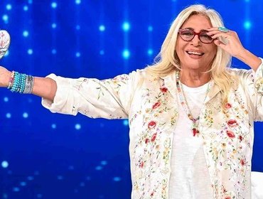 Anticipazioni Domenica In, Elodie contro Amici 22: la scelta di Mara Venier