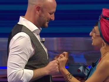 Affari Tuoi, chiede di sposarlo in diretta: finale triste per Sara e Dario