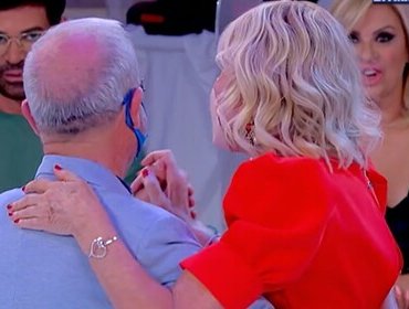 Ascolti TV 12 maggio, bene Uomini e Donne con il ballo di Gemma