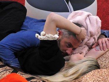 GF Vip: bacio tra Edoardo Tavassi e Micol Incorvaia, ma scoppiano liti pesanti
