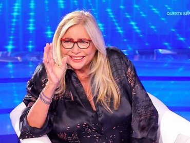 Rai difende Mara Venier e bacchetta Mellone: siamo alle comiche!