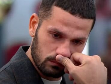 GF Vip, Luca Salatino abbandona. Chi sono gli altri concorrenti che vanno via