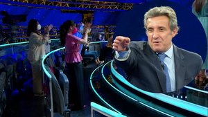 L’Eredità, standing ovation per Flavio Insinna e si torna a brindare