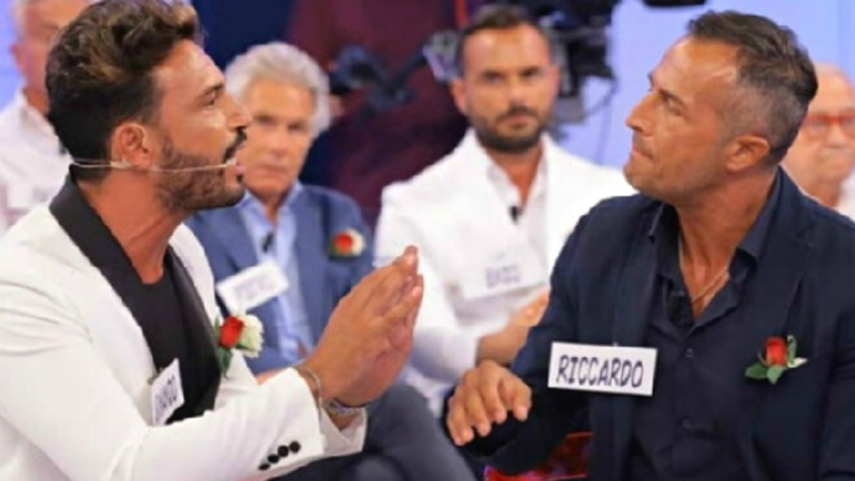 Uomini e Donne, registrazione 22 aprile: lite furiosa tra Armando e Riccardo 