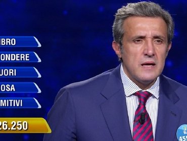 Ascolti TV 7 novembre, Flavio Insinna re dei game show: demoliti Soliti Ignoti e Caduta Libera