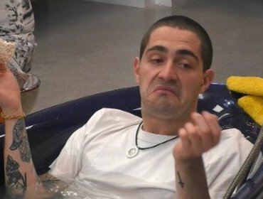 GF Vip, Tommaso contro Giulia: «Si sente la regina del castello»