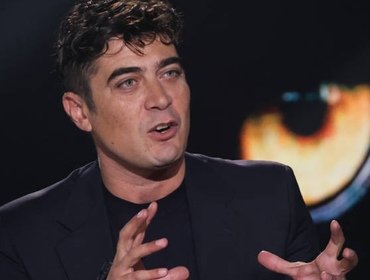 Scamarcio a Belve: droghe provate ed eros con Monica Bellucci. VIDEO