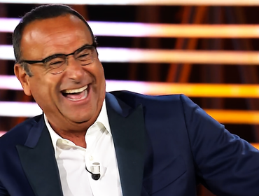 Carlo Conti raddoppia con I Migliori Anni. Canale 5 spenta: ascolti in risalita?