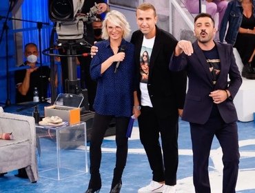 Amici 22, battuta razzista Pio e Amedeo tagliata: critiche e testimonianze