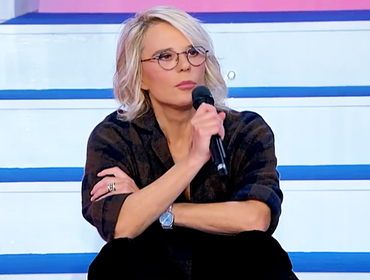 Uomini e Donne, ex dama a Maria De Filippi: «Fammi tornare e caccia Tina»
