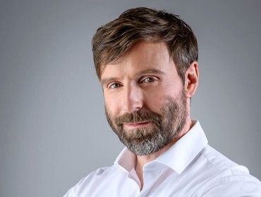 Tempesta d'amore, anticipazioni 17 settembre: Cornelius segue Maja