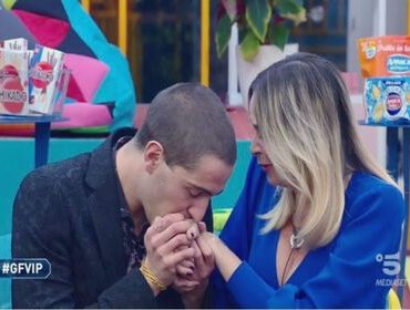 Stasera in tv, 19 febbraio 2021: Grande Fratello Vip e Il Cantante Mascherato