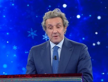 L'Eredità, standing ovation e commozione per Flavio Insinna e il suo traguardo raggiunto