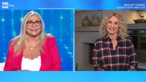 Domenica In: il collegamento con Antonella Clerici e la timida figlia Maelle