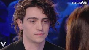 Verissimo: l’ospite Michele Bravi racconta del suo periodo più buio