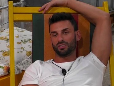 Grande Fratello, Claudio Roma ha bestemmiato? VIDEO. Scoppia il caso