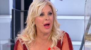 Anticipazioni Uomini e Donne: Tina chiama un dottore dopo una lite