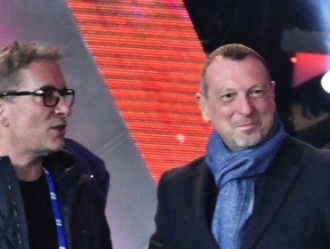 L'Anno che Verrà Rai1: incidente sul palco e regista operato. Parla Amadeus