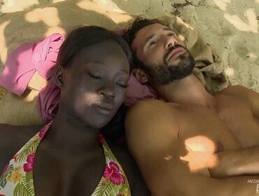 Isola 2024, Artur e Khady flirt per strategia? Segnalazione e provvedimenti