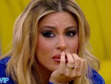 GF Vip, Oriana si ustiona la gamba, la regia censura tutto: come sta adesso