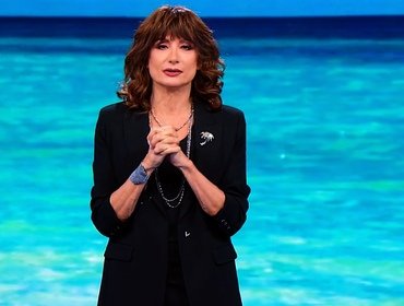 Isola dei Famosi torna con doppio appuntamento e cambia giorni: ma perché?